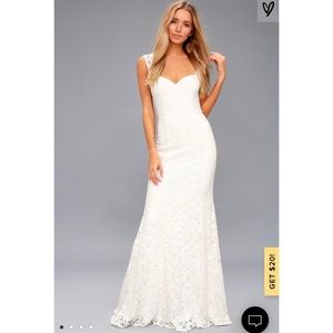 NWT Lulu’s lace maxi wedding dress